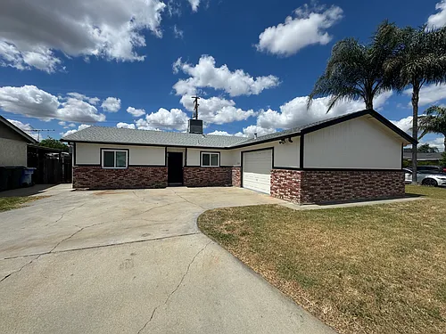 1104 Lincolnwood Cir Photo 1