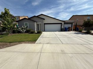 10315 Cooper Lake Ave, Bakersfield, CA 93311