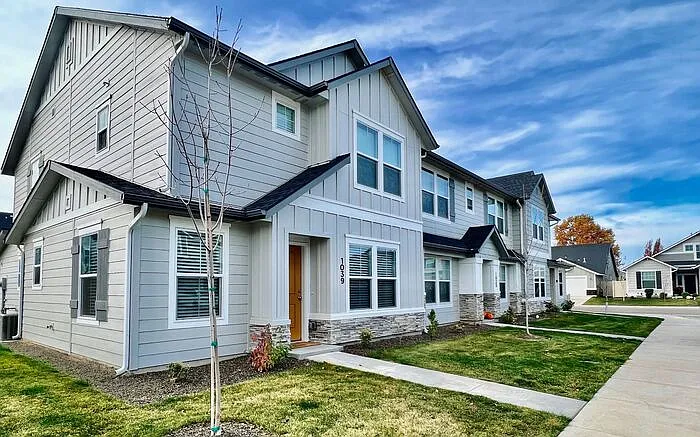 1080 E Martello Ln — Photo 17