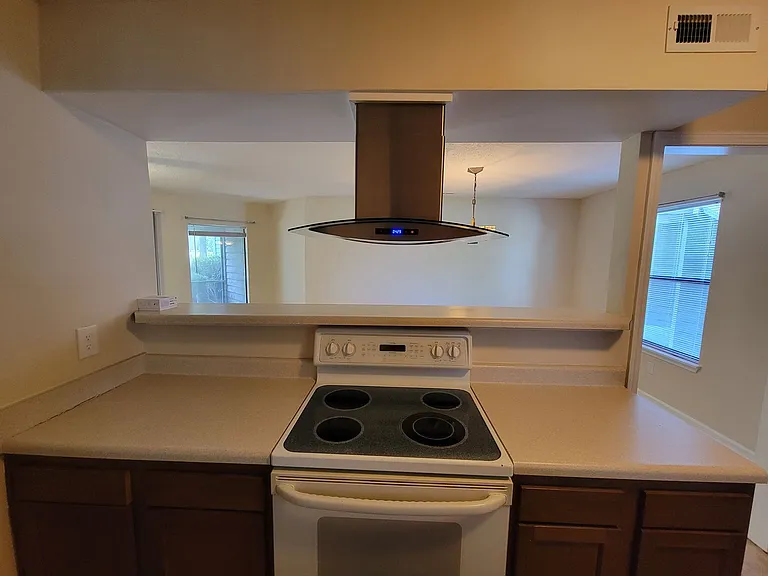 702 Azalea Dr #483 — Photo 4