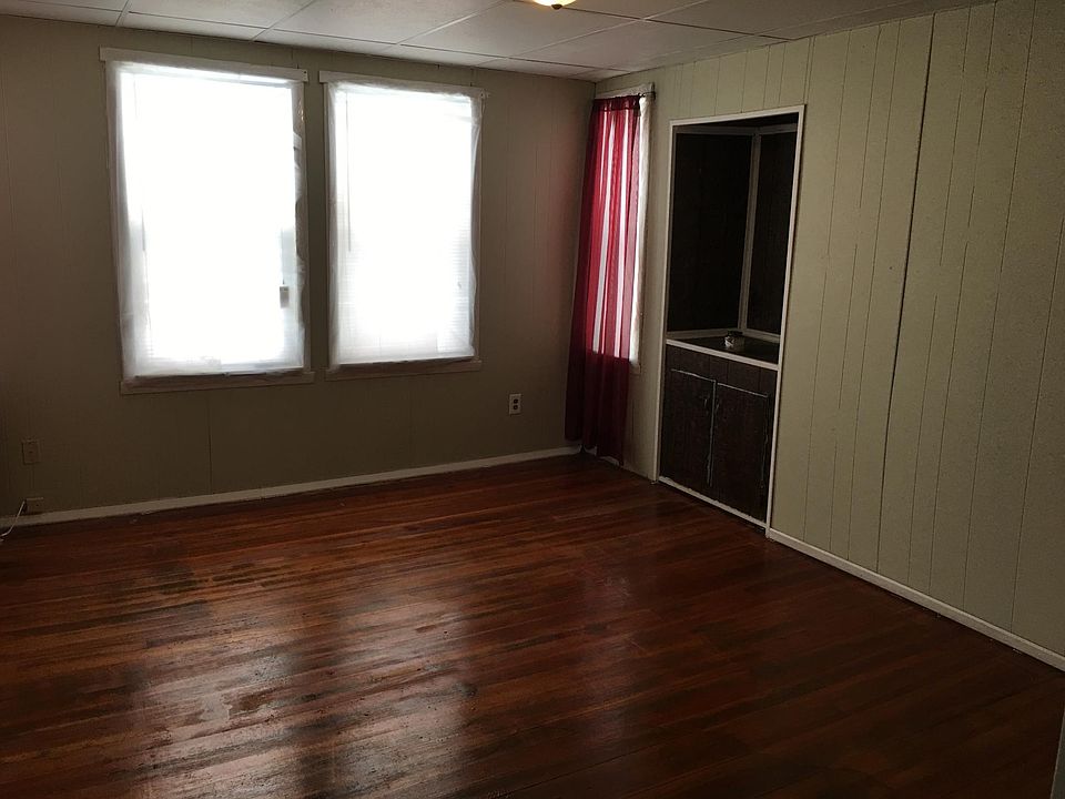 1st image of 60 Westwood Ave #2