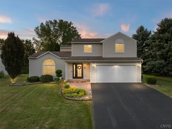 414 Mallard Dr, Camillus, NY 13031
