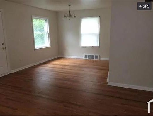 5th image of 19139 Woodside St