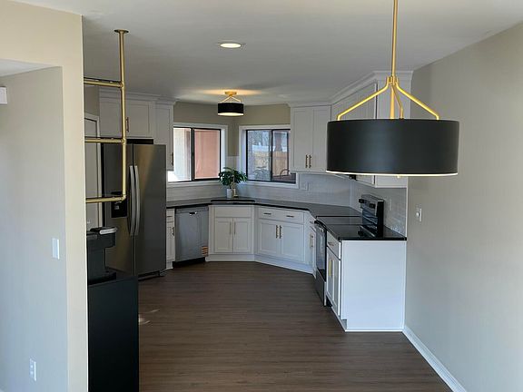 2nd image of 1159 E ROMAINE Circle E