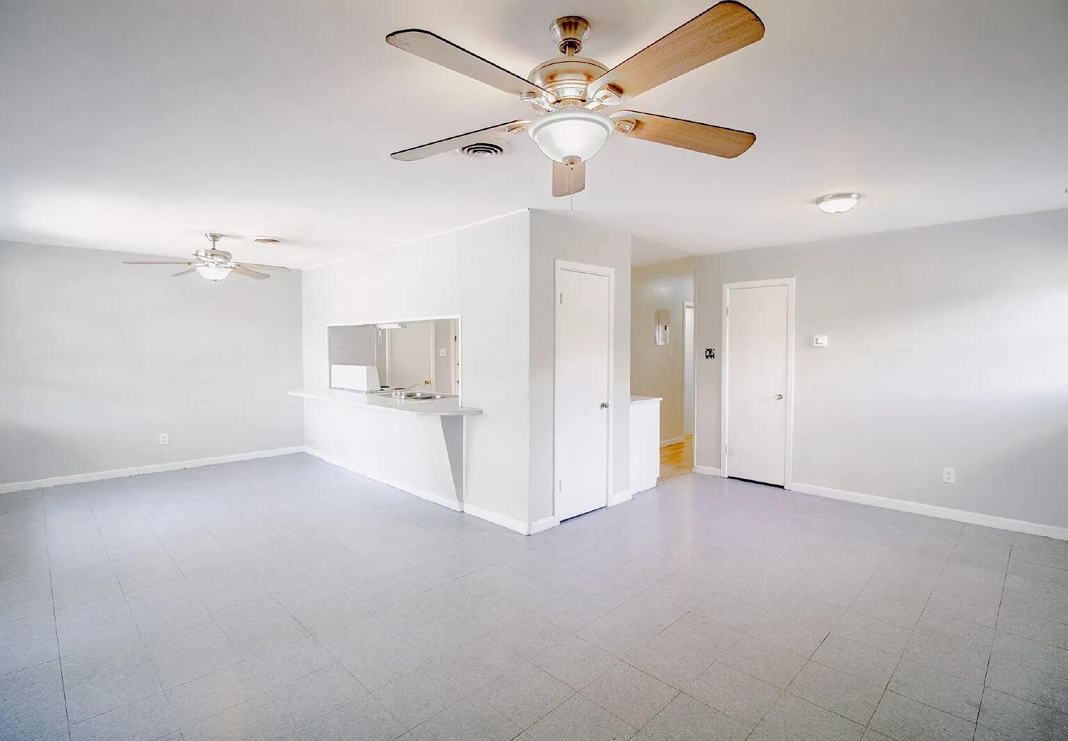 2 bed, 1.0 bath, 1104 sqft, $750 — Photo 3
