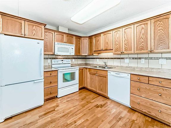 4th image of 5133 N 49th St #201