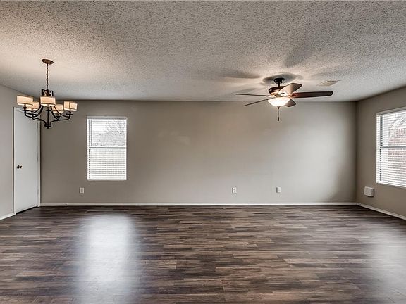 5th image of 2724 Pecan Dr