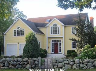 221 Library St, Groton, CT 06355