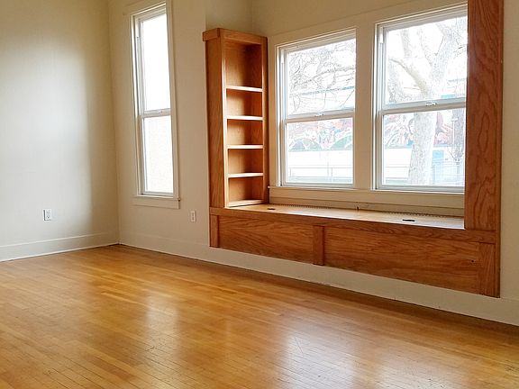 3rd image of 333-335 Oak Ave #333-335