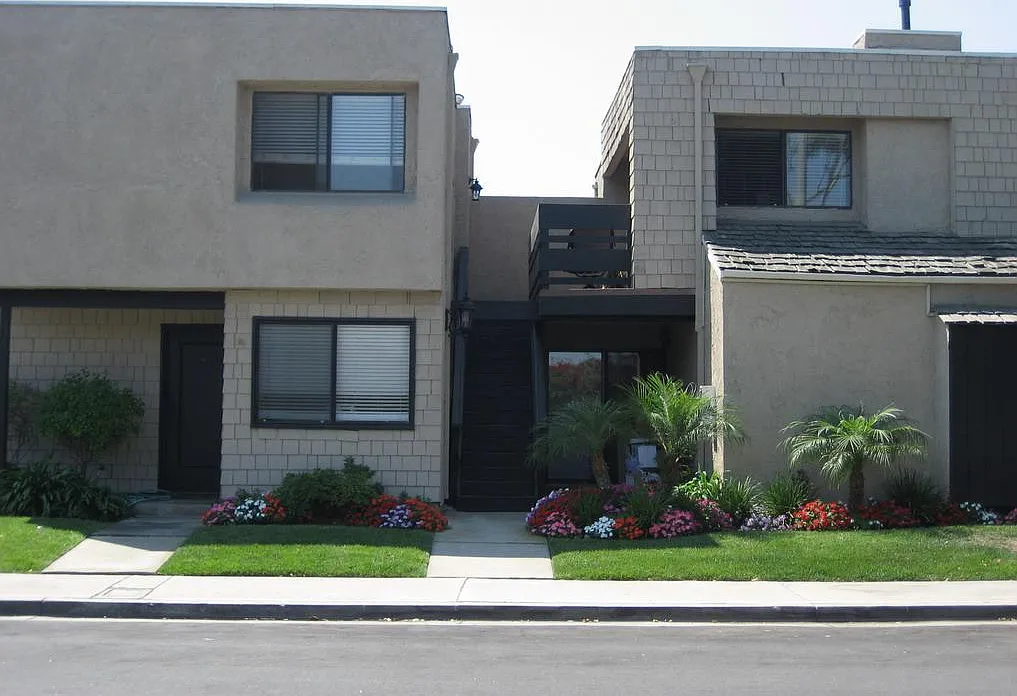 3 bed, 2.5 bath, 1500 sqft, $3,995 — Photo 1