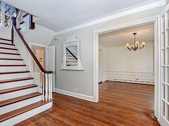 2nd image of 2340 Central Park Ave