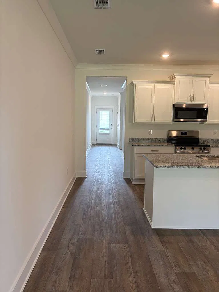 4 bed, 1791 sqft, $1,200 — Photo 2