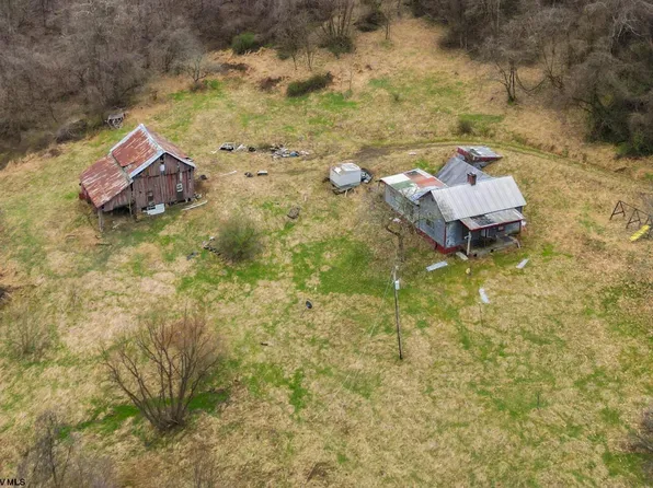 596 Purdys Run Rd, Shinnston, WV 26431