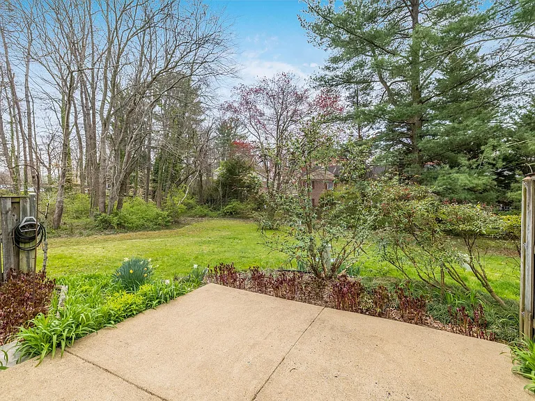 9823 Saint Cloud Ct — Photo 45