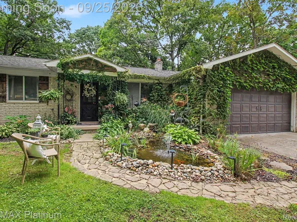 5338 King Rd, Howell, MI 48843