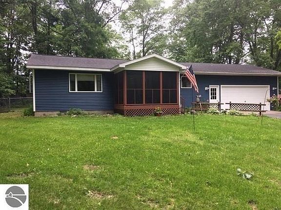 2nd image of 20764 Red Oak Dr