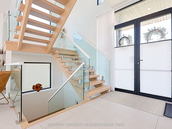 3rd image of 228 Edgewater Blvd