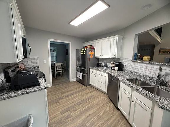 3rd image of 3036 Barlows Brook Rd