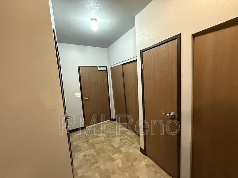 Big Horn Apartments — Photo 10