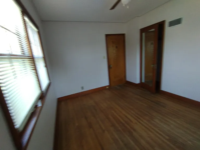 2116 S Clinton St — Photo 12