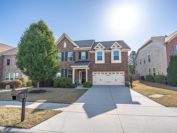 3rd image of 235 Longmont Dr