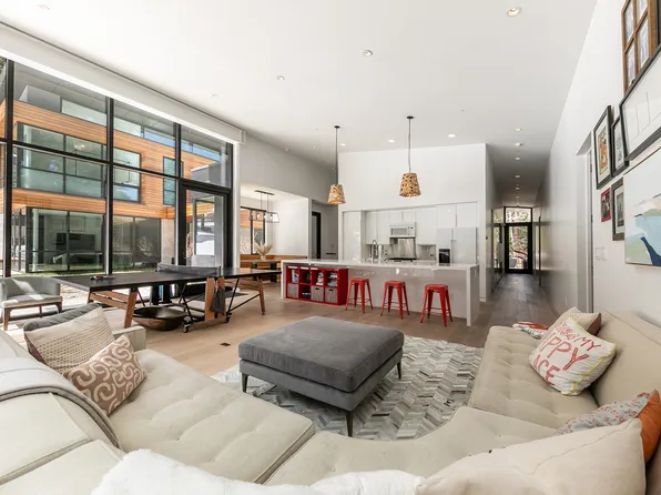 10825 Cairncroft Ln #1, Truckee, CA 96161