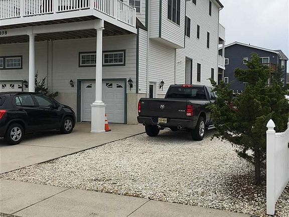 2nd image of 108 30th St #W