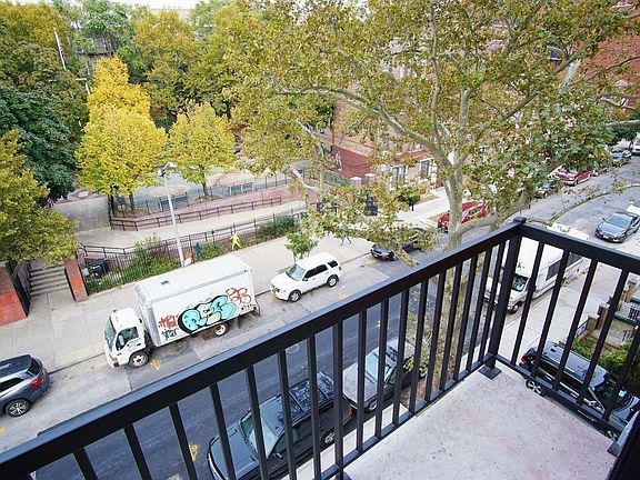 5th image of 264 Sullivan Pl #5EF