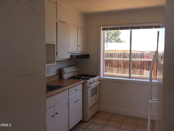 4th image of 524 N AVE Avenue