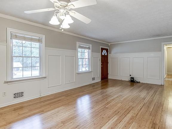5th image of 2916 Manor Ct
