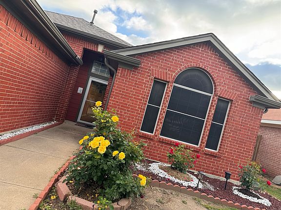 3rd image of 804 Stafford Station Dr