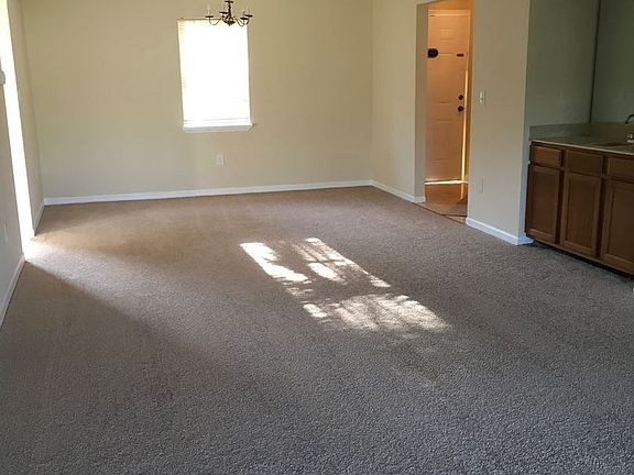 5th image of 3310 Clubside Dr