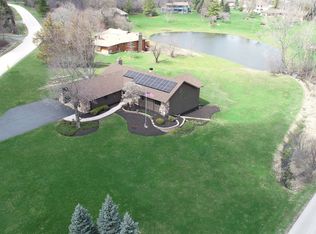 24650 W Middle Fork Rd, Barrington, IL 60010