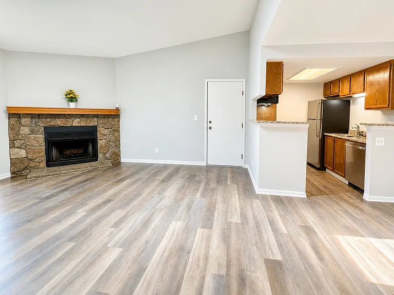 908 S Walden Way #203 — Photo 4