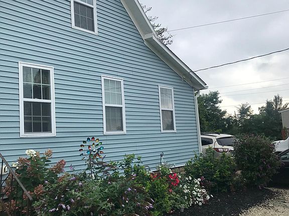2nd image of 544 Bronson St