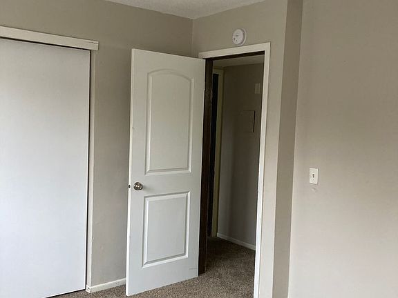 4th image of 614 W 63rd St APT 4