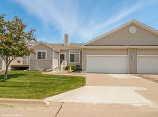 2300 E Luster Ln UNIT 2, Des Moines, IA 50320