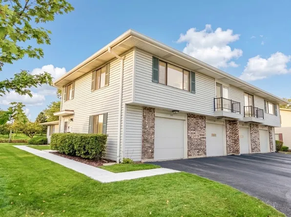 935 Shattuck Ln #935, Schaumburg, IL 60194