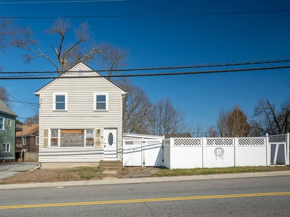 22 Benham Road, Groton, CT 06340