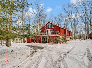 149 Laurel Rd, Lackawaxen, PA 18435
