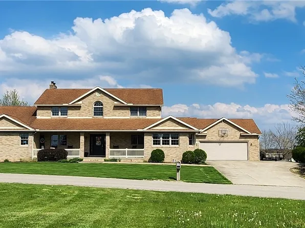 24 Country Club Mnr, Cadiz, OH 43907