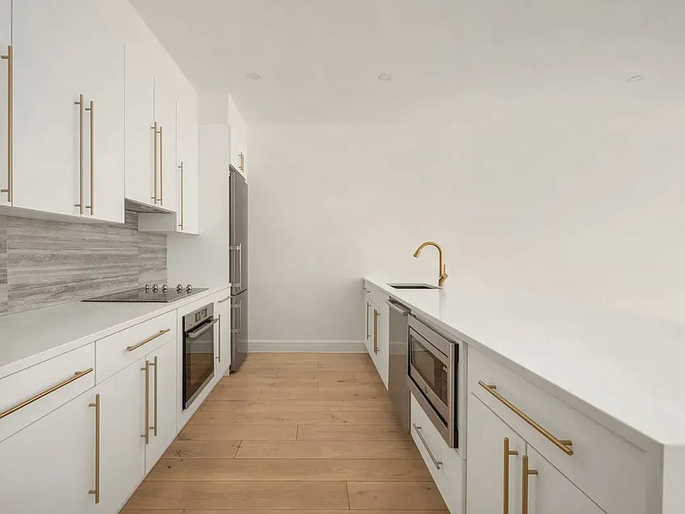 1st image of 17 W 24th St #4
