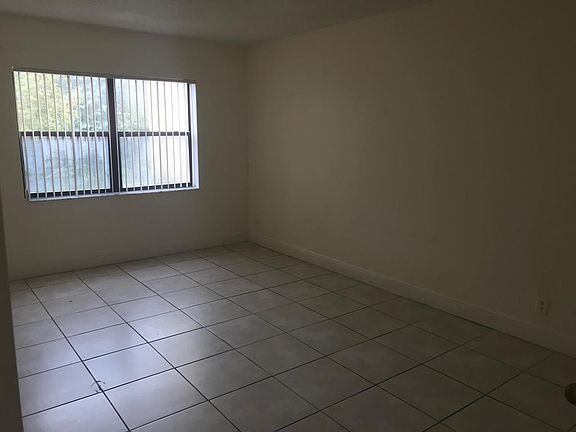 3rd image of 8290 Lake Dr APT 433