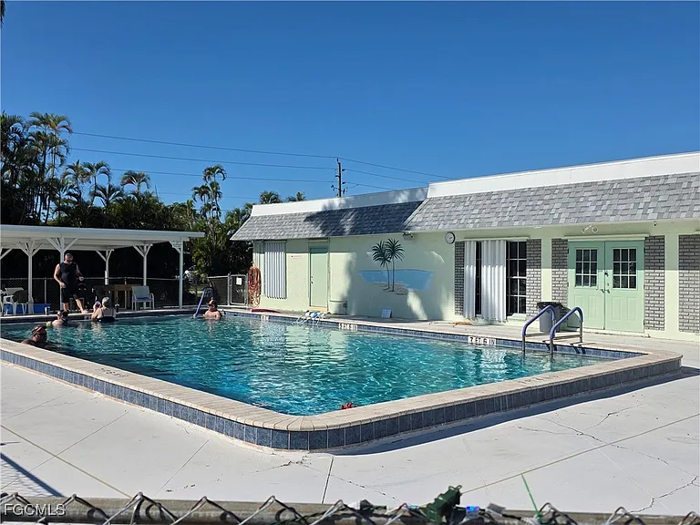101 Oak Ln — Photo 4