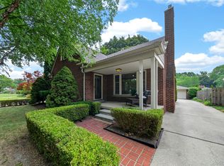 2925 Bembridge Rd, Royal Oak, MI 48073