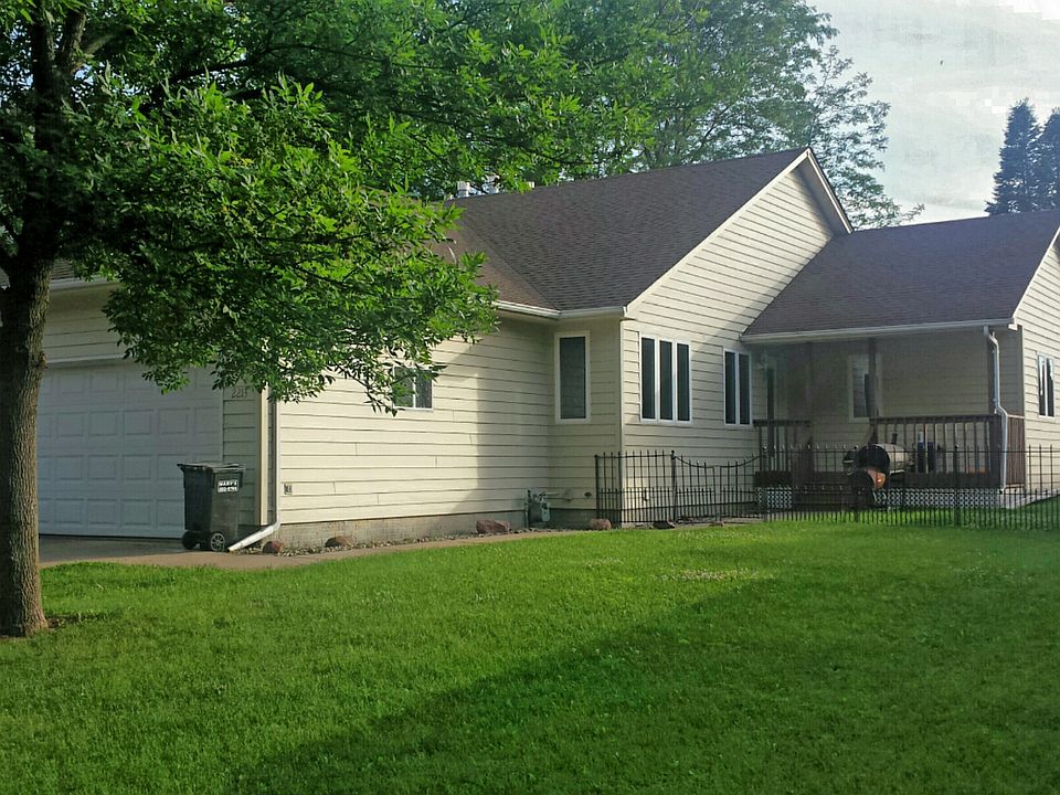 Front view of home