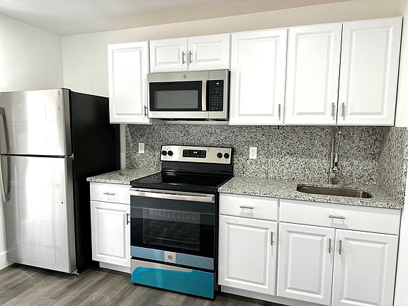 4th image of 821 NW 20th Ave Unit 1