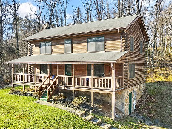 3rd image of 303 Alder Ln
