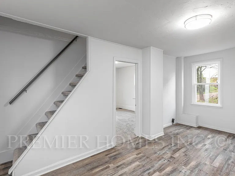 1126 11th St NW — Photo 6