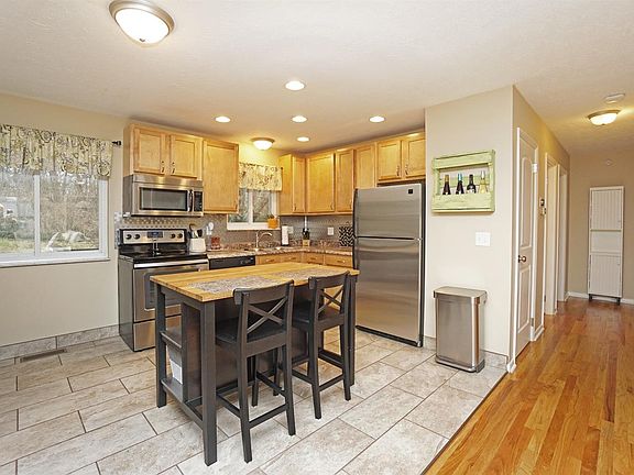 4th image of 3663 Benhill Dr
